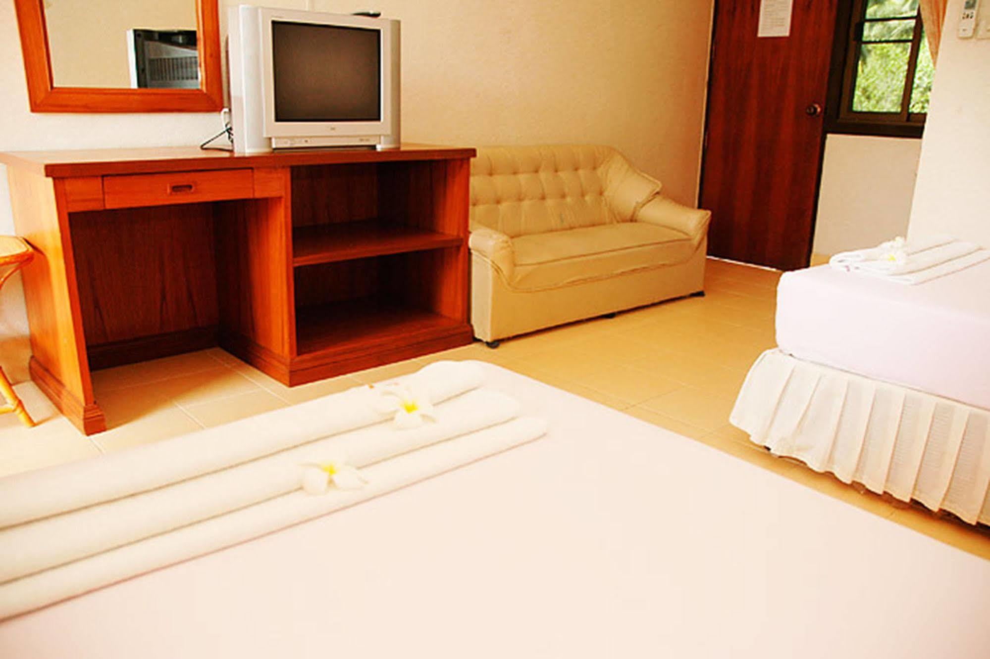 Asia Divers Resort Тау Экстерьер фото